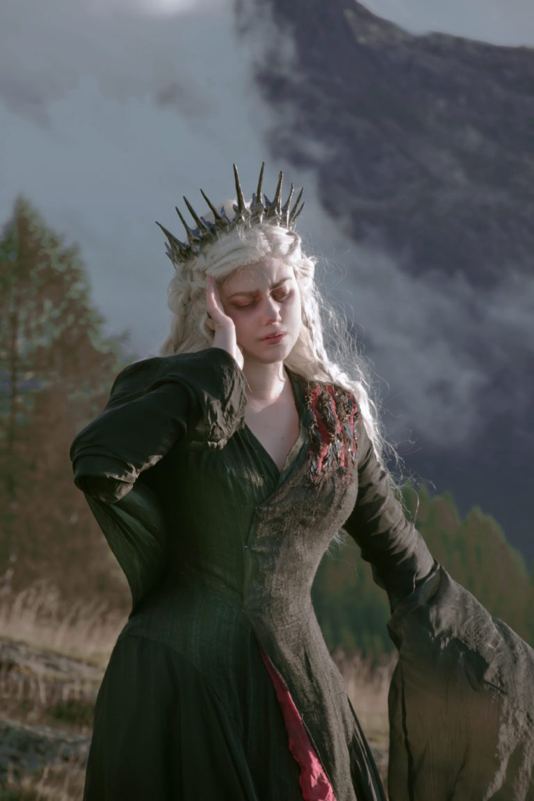 Daenerys, dress for the Queen of the ashes - Grimilde Malatesta