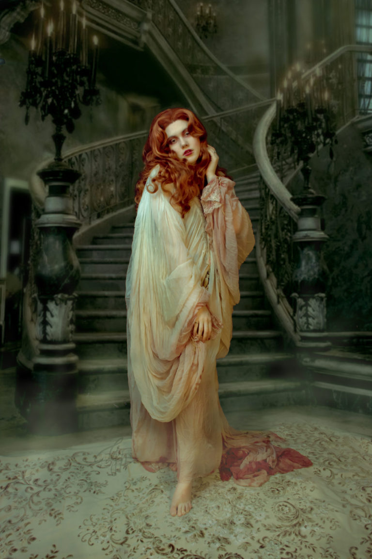 The Lucy Westenra nightgown - Grimilde Malatesta